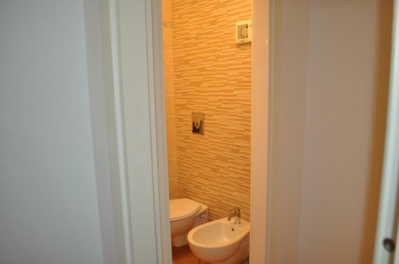 Suite Al Ponte Taranto Luaran gambar