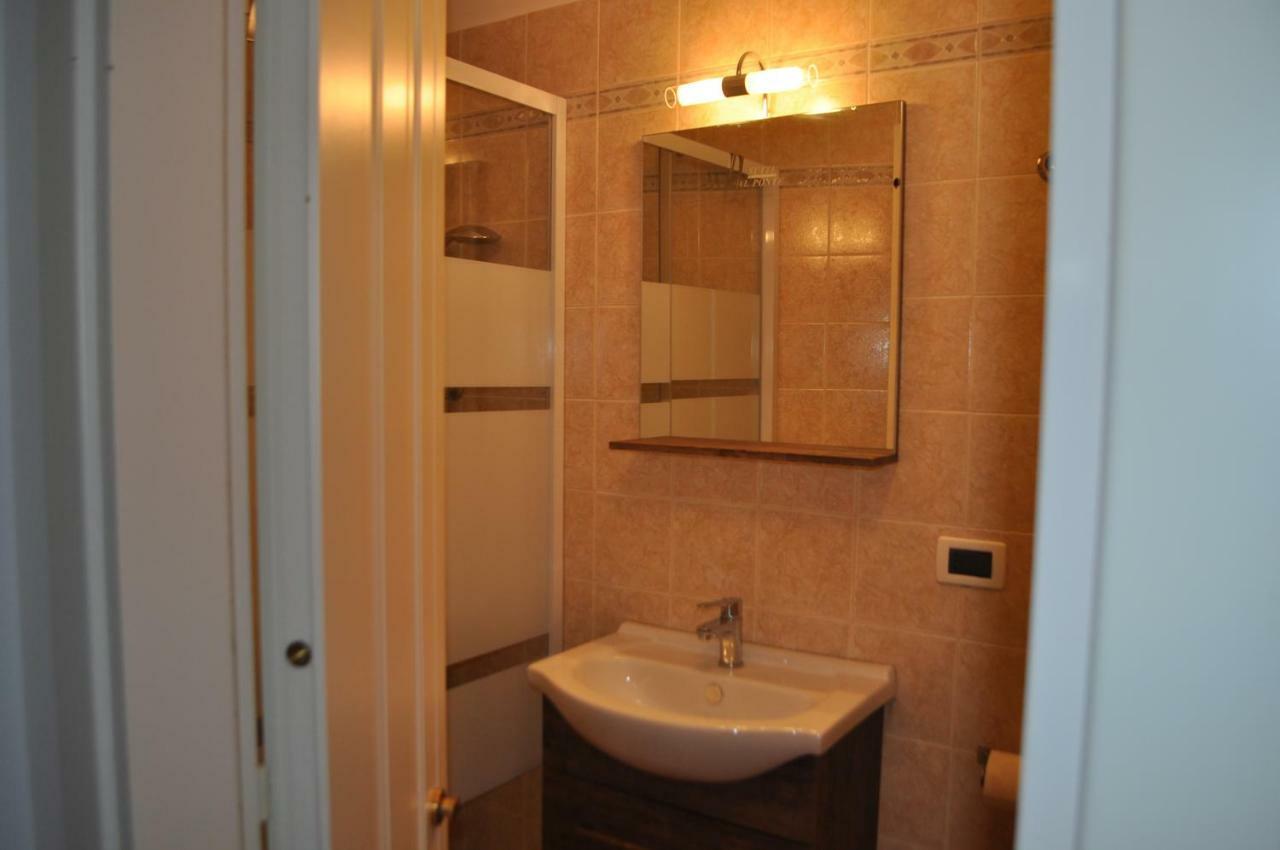 Suite Al Ponte Taranto Luaran gambar